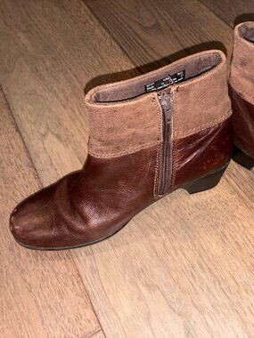 Clarks Artisan Brown Leather Ankle Boots Buckle Zip Women's 6.5M (Style 62737)